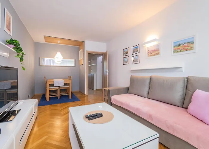 Summer 4 By Grand Apartments